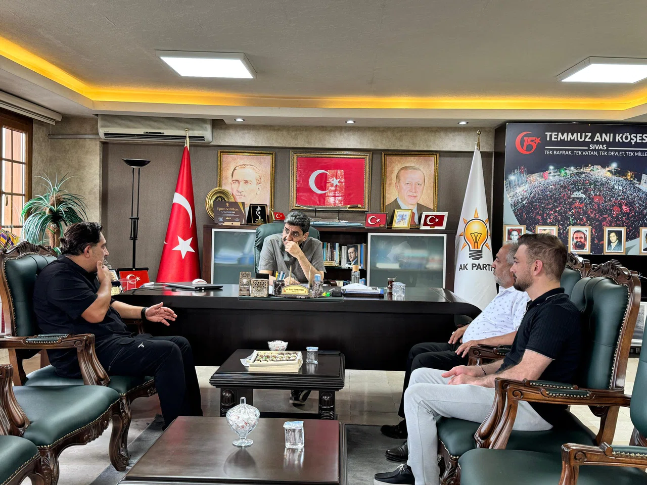 Sivas Milletvekili Hakan Aksu Sivaslıları Dinledi