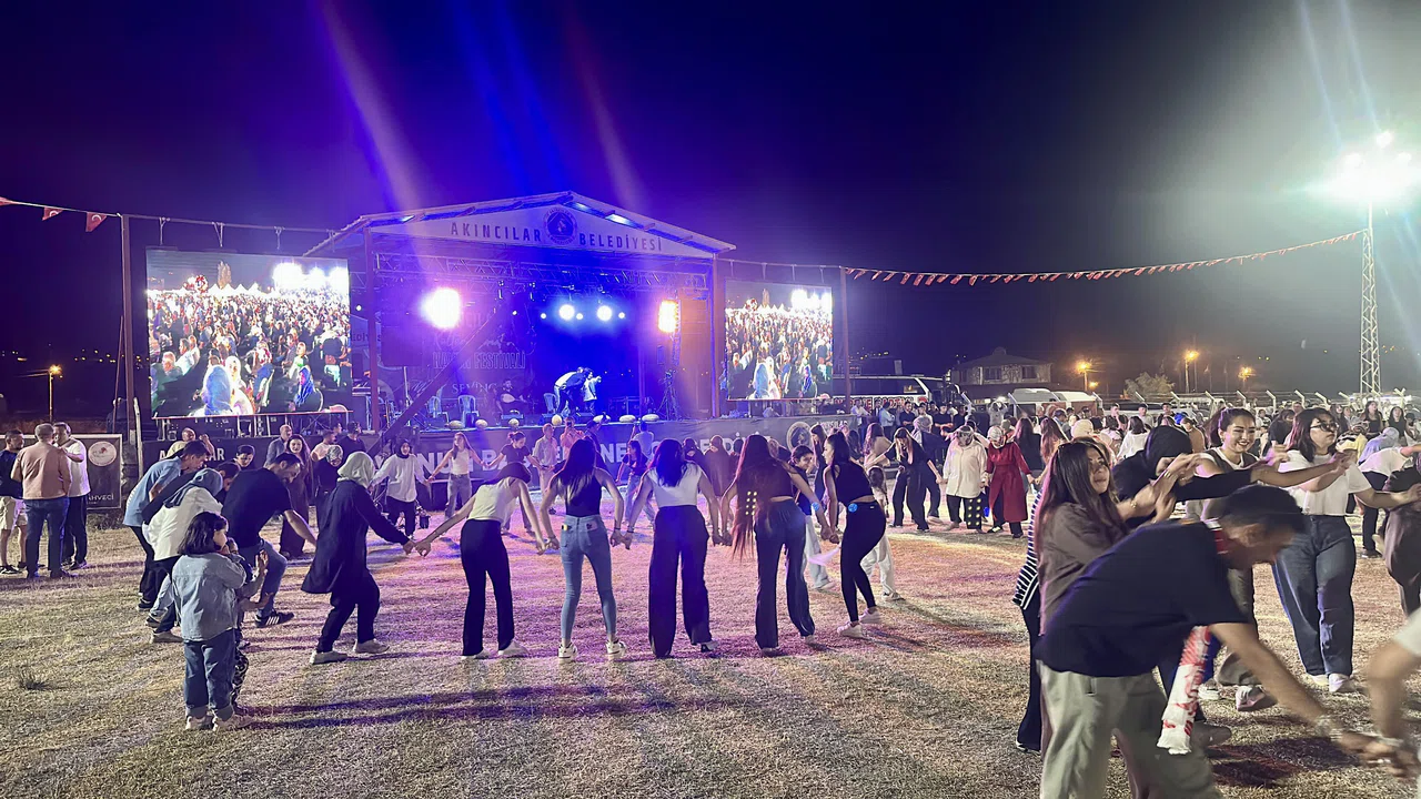 Sivas’ta festival coşkusu renkli görüntülere sahne oldu