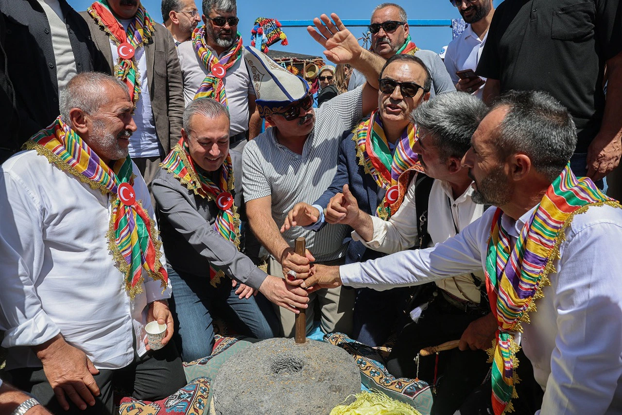 Sivas'ta Elbeyliler Koyuncu'da buluştu