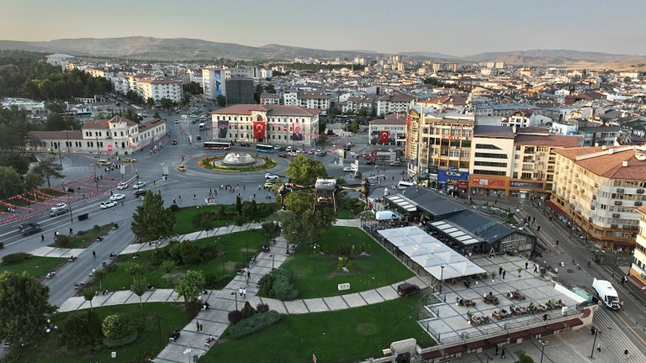 Meydana gül kokulu bir dokunuş