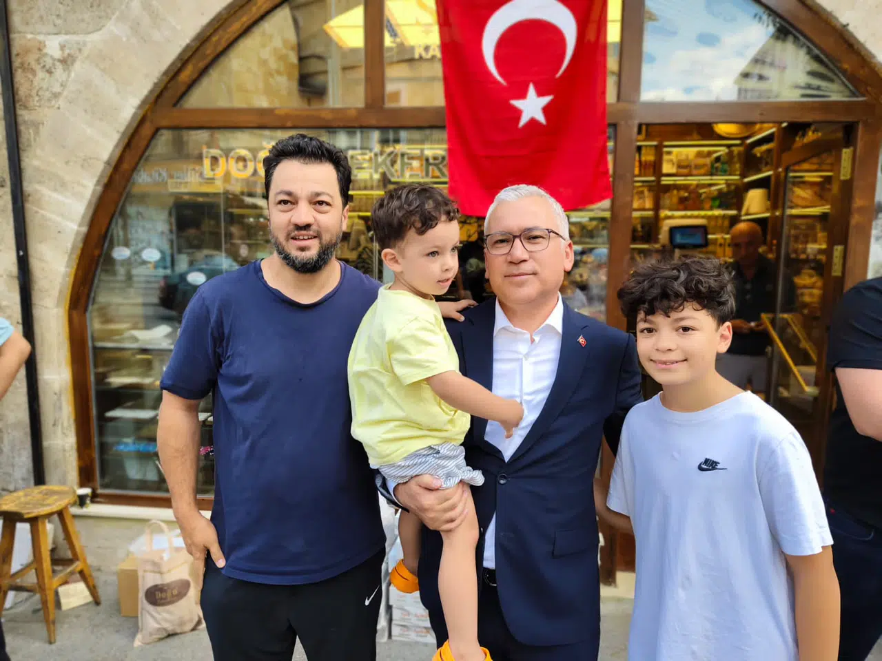 Sivas Valisi Şimşek Esnaf ve Çocuklarla Buluştu