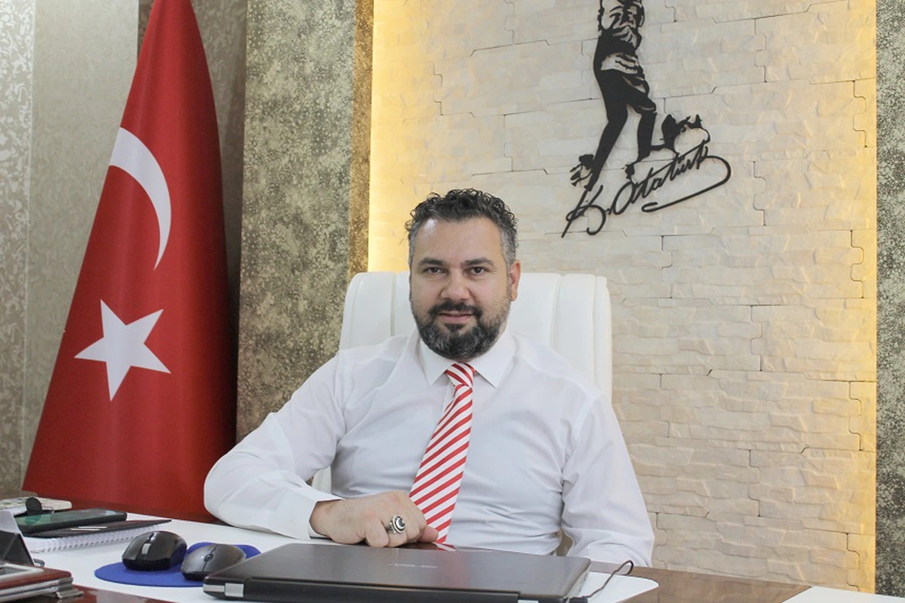 Sivaslı emlakçılar öğrencilerin hizmetinde