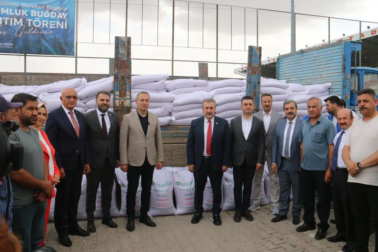 Yerli Buğday 'Kuantum' Toprakla Buluştu: Sivas'ta Tohum Dağıtım Töreni