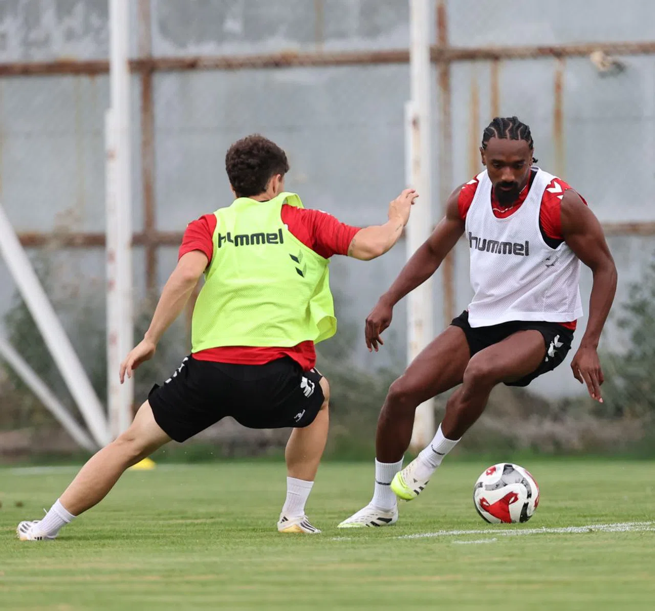 Sivasspor günde çift idmanla hazırlanıyor