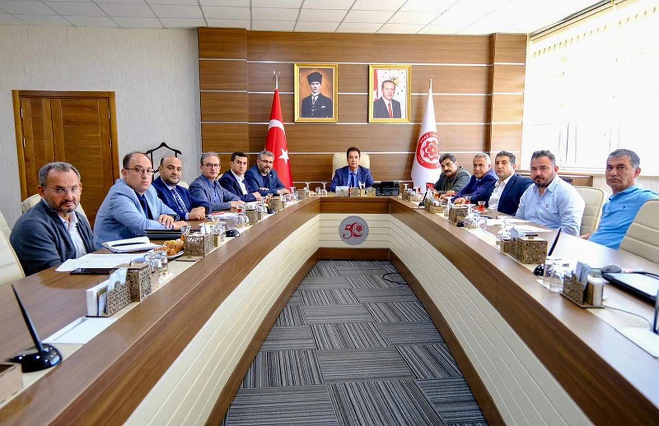 Sivas Cumhuriyet Üniversitesi Hastanesi ve yolları görüşüldü