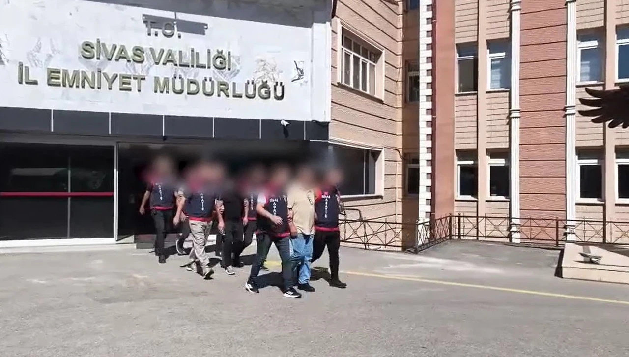 Sivas'ta dolandırıcılık şebekesi operasyonu