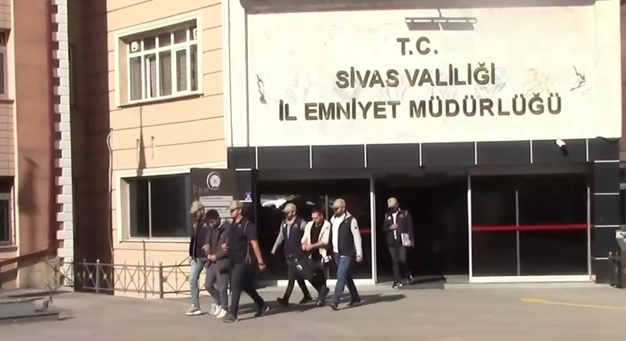 Sivas'ta FETÖ’nün Güncel Öğrenci Yapılanmasına operasyon