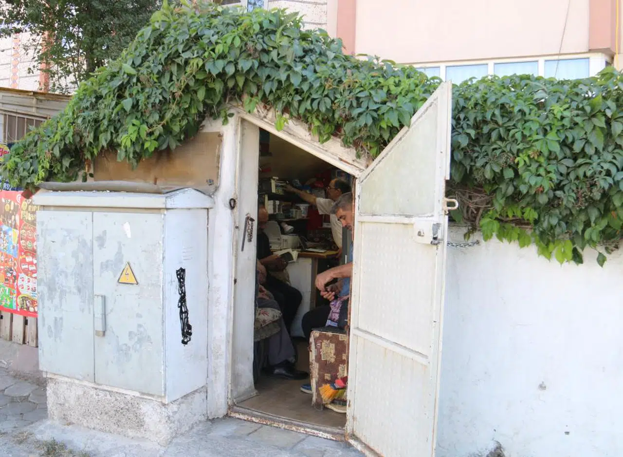 Sivas'ta bu garajda sanatseverler buluşuyor