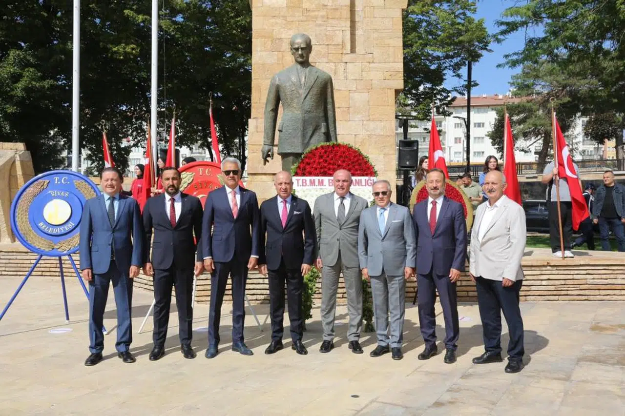 Sivas'ta 106.yıl gururuna o şehirlerin işadamlarıda katıldı