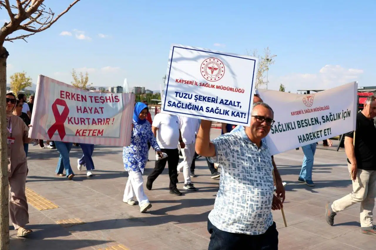 Sağlık için yürüyüş yaptılar