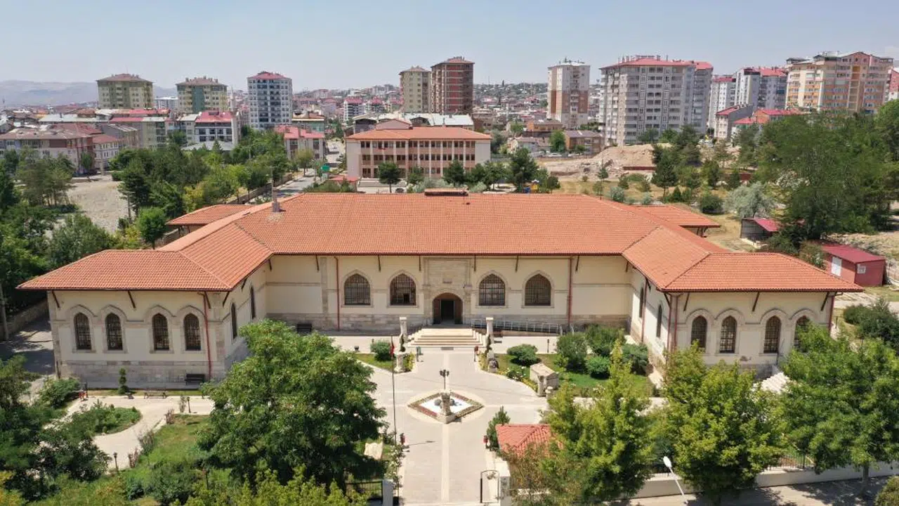Sivas'ta müze kültürü yok mu oluyor?