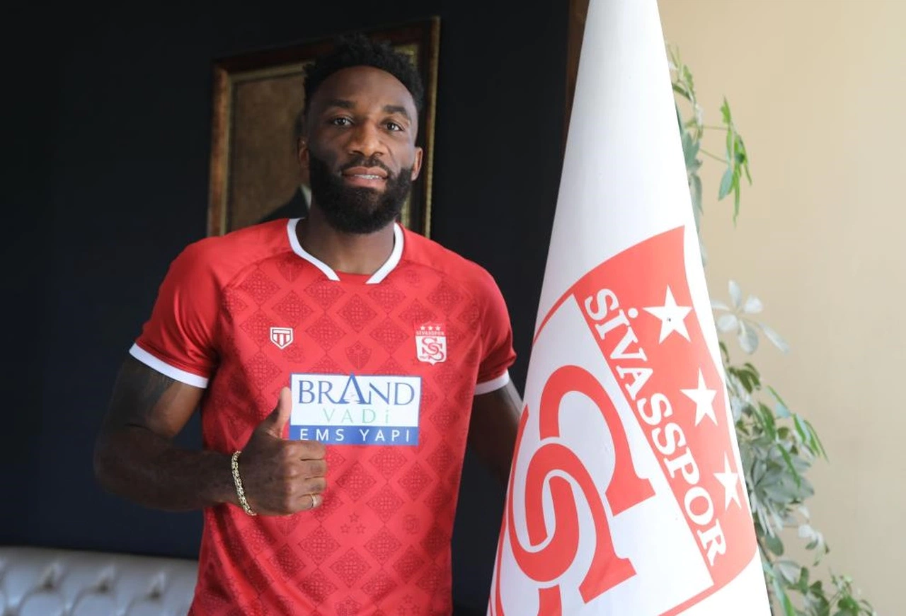 Aaron Appindangoye yeniden Sivasspor’da