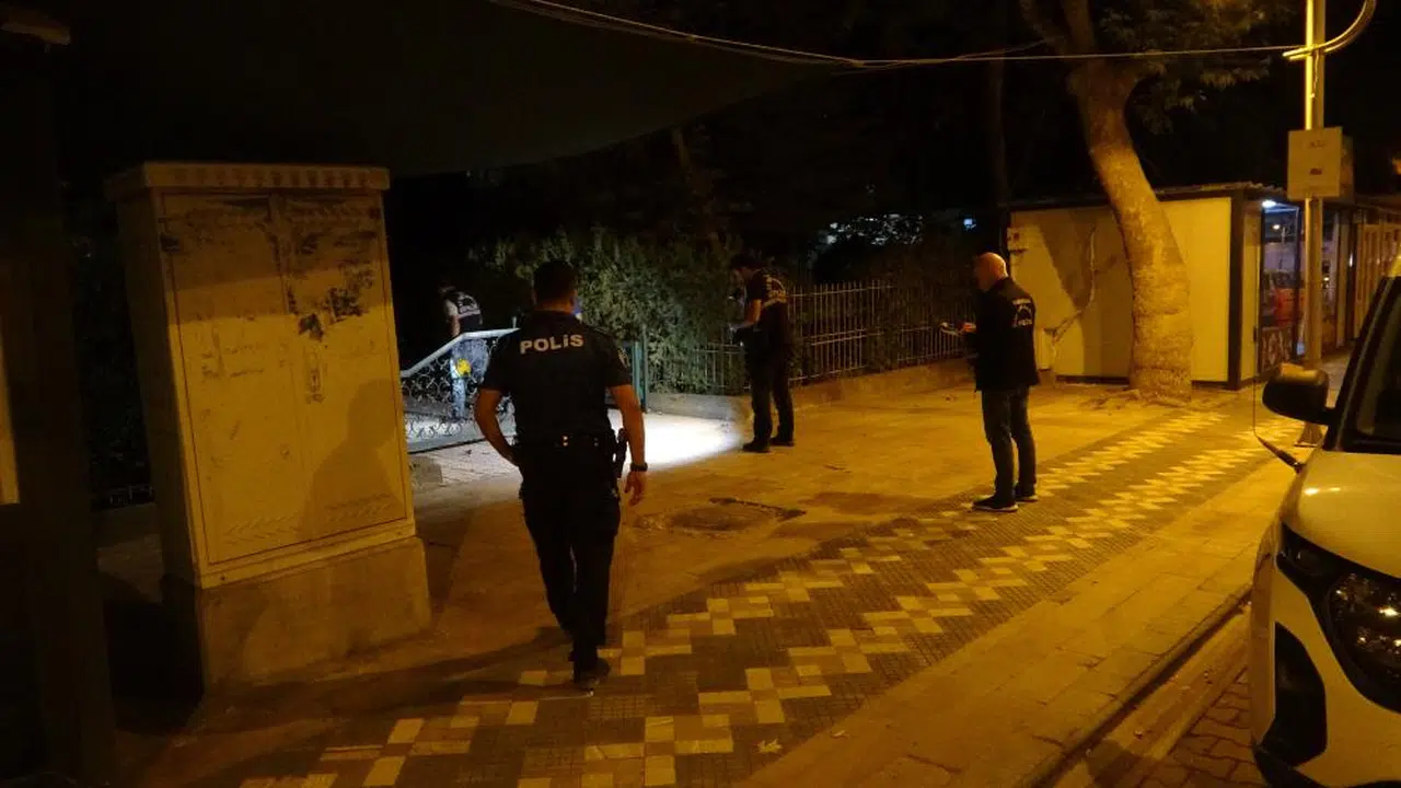 Silahlar cami şadırvanında çekildi!..