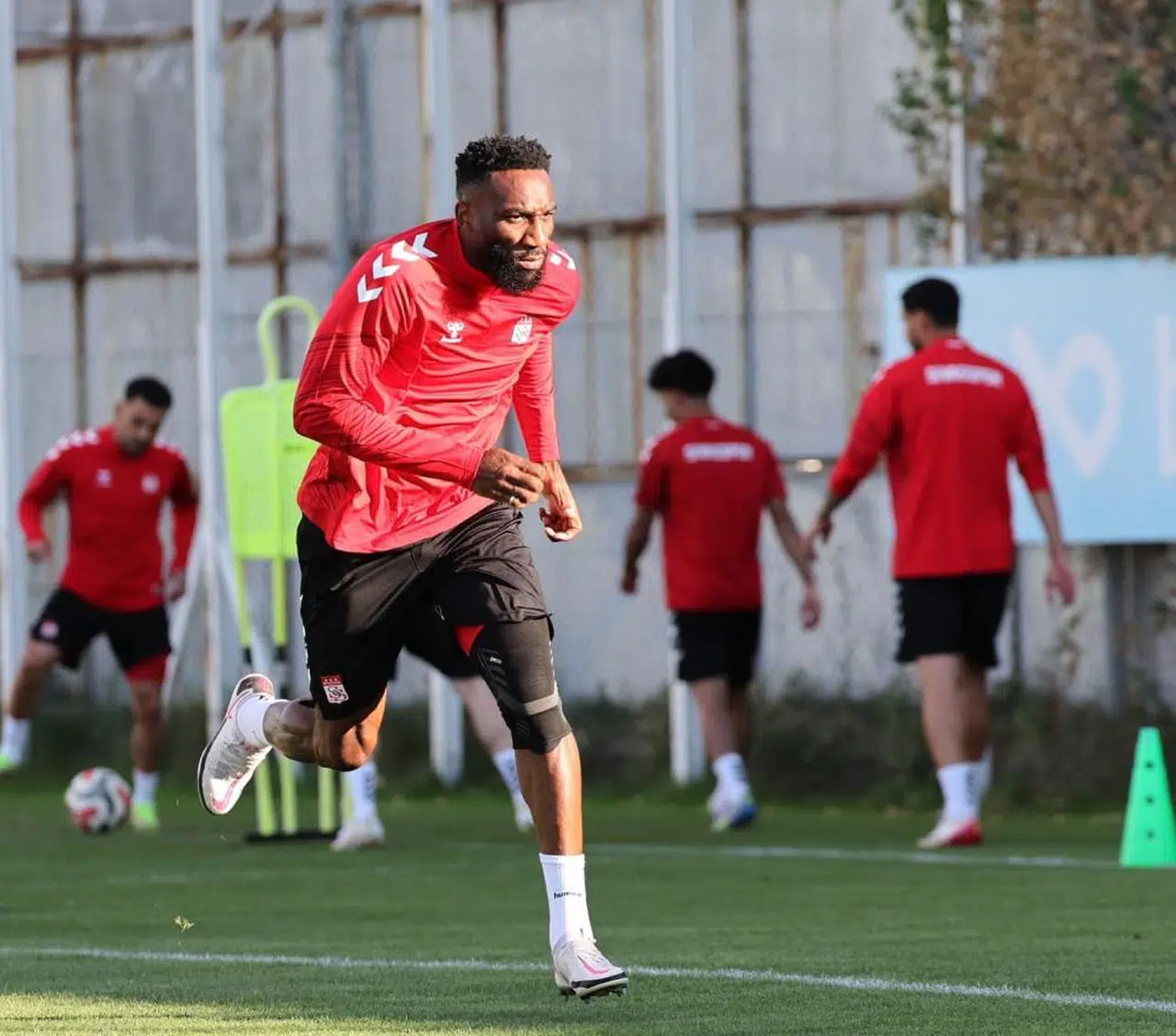 Sivasspor'da kazanma hırsı antrenmana yansıdı