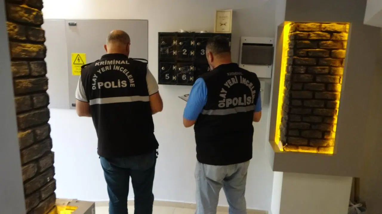 Posta kutusundan çıkan herkesi korkuttu!