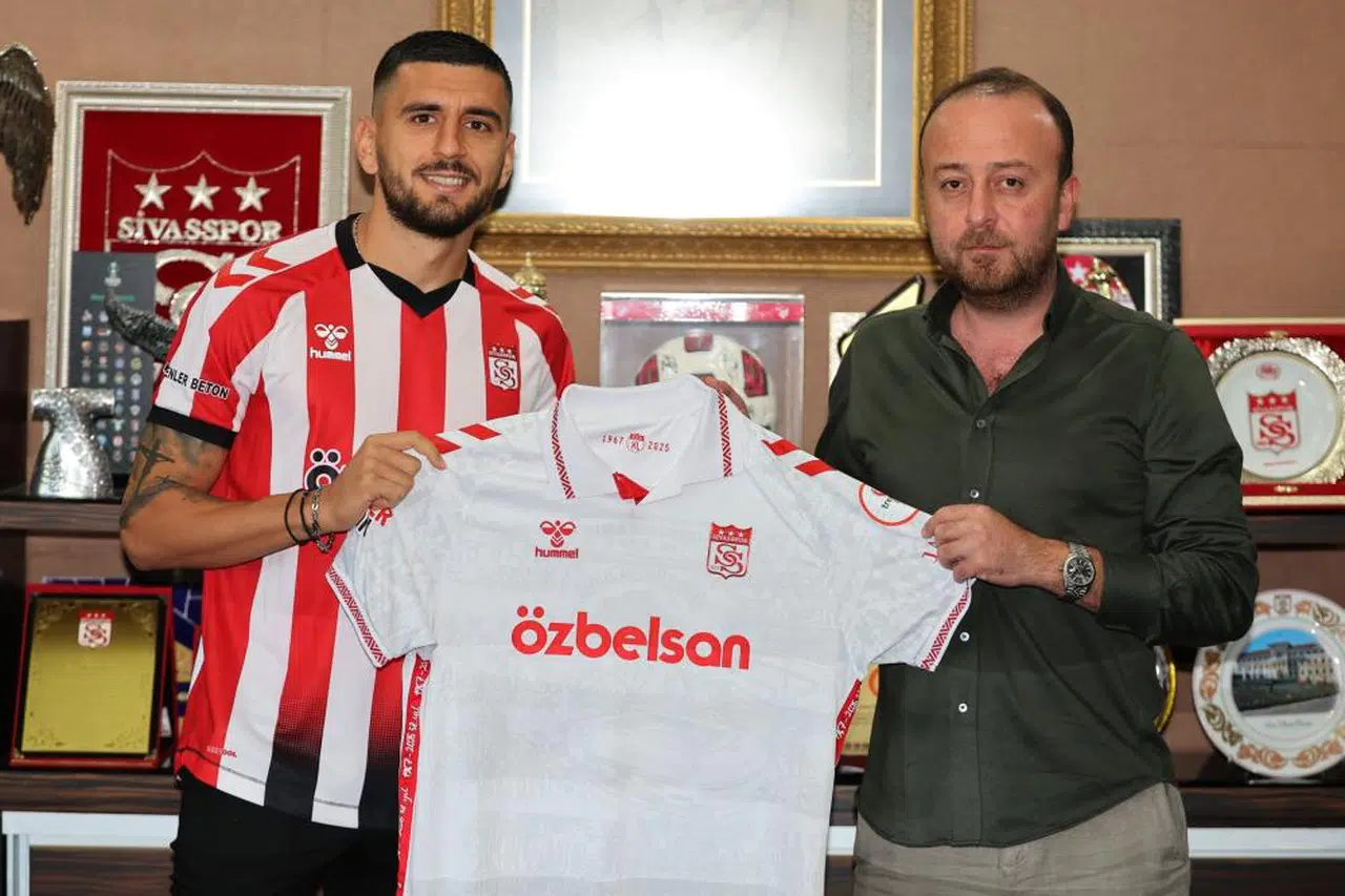 Sivasspor'da Daniel Avramovski imzayı attı