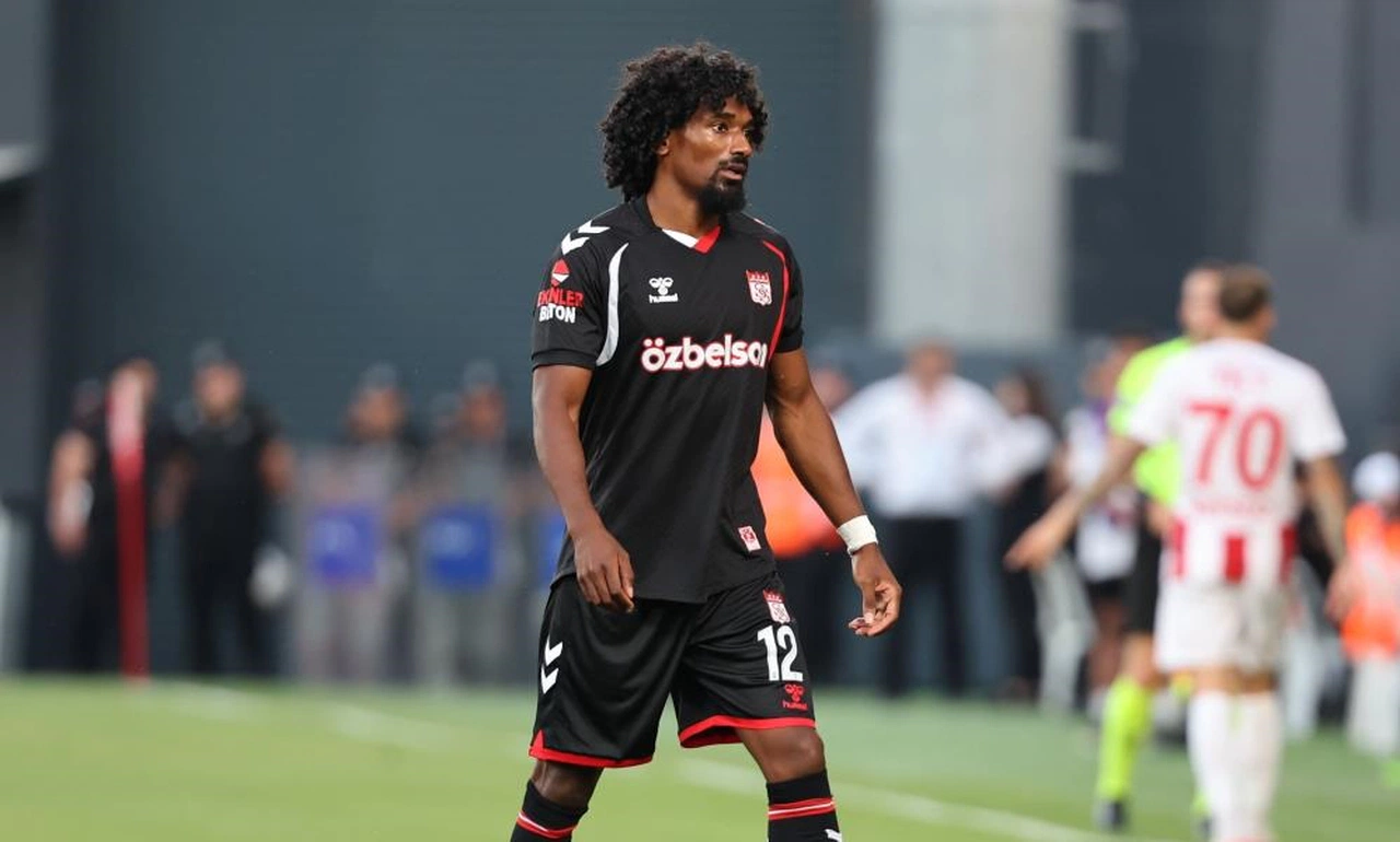 Sivasspor'da yaprak dökümü devam ediyor