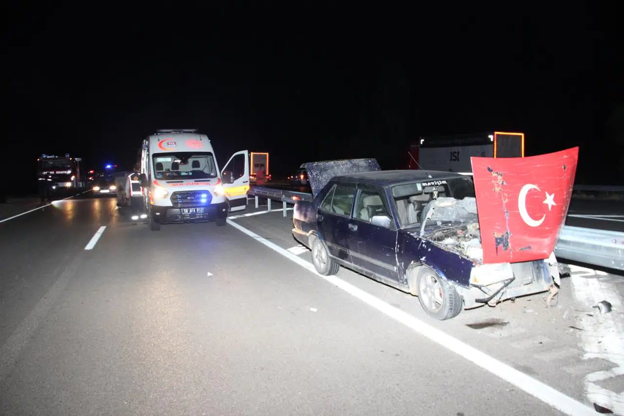 Sivas’ta feci kaza! 10 yaralı!