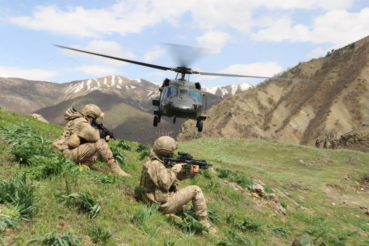 Sivas'ta da Jandarma dağ taş demedi: 144 mağara ve sığınak imha edildi