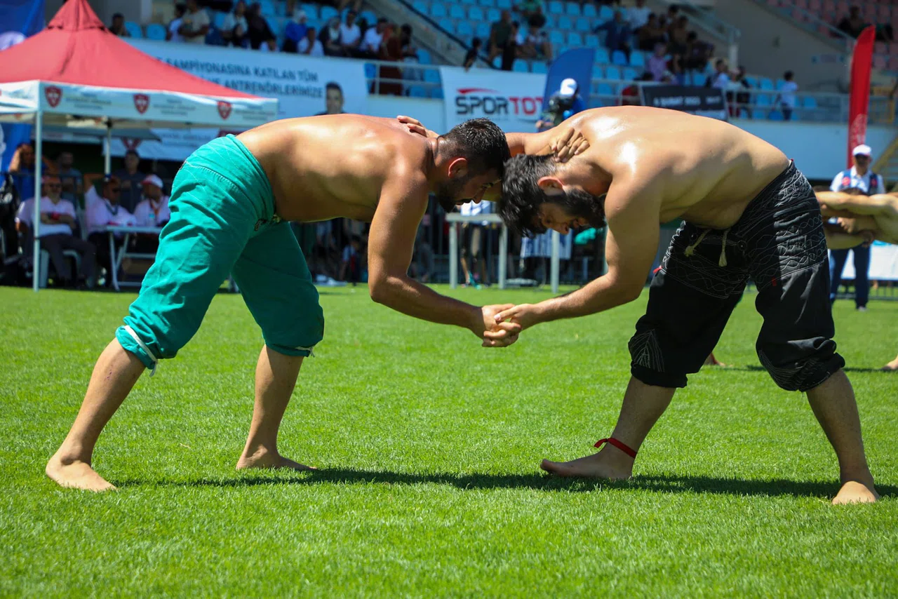 Sivas'ta bugün yiğitler kapışacak, Sivaslılar güreşe doyacak