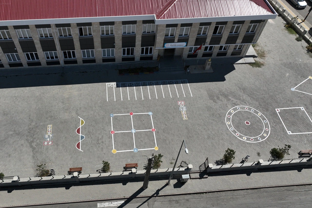 Sivas Belediyesi'nden ilkokula güzel dokunuşlar