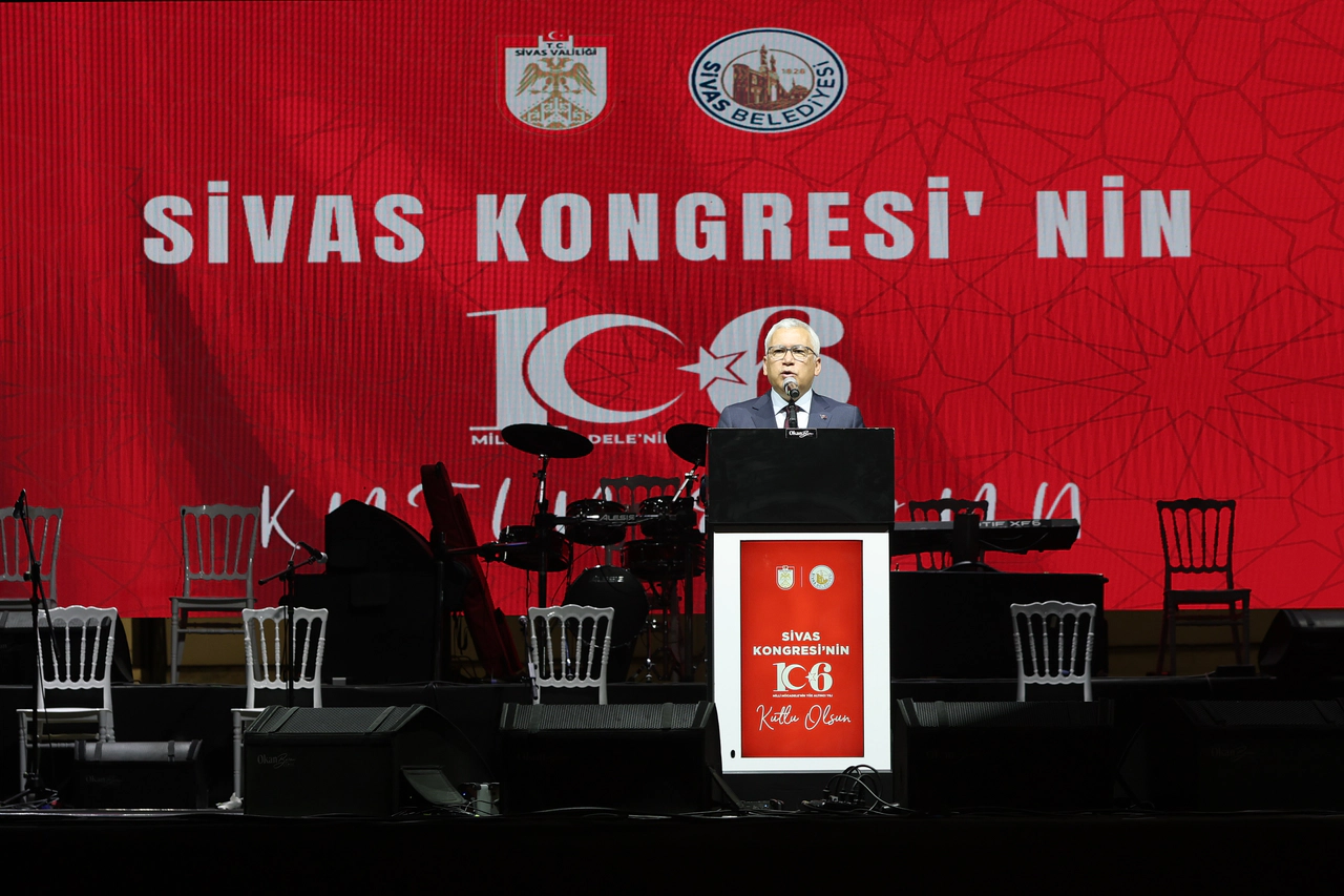 Vali Şimşek Sivas Bağımsızlık Ruhunu Bir Kez Daha Yaşatıyor