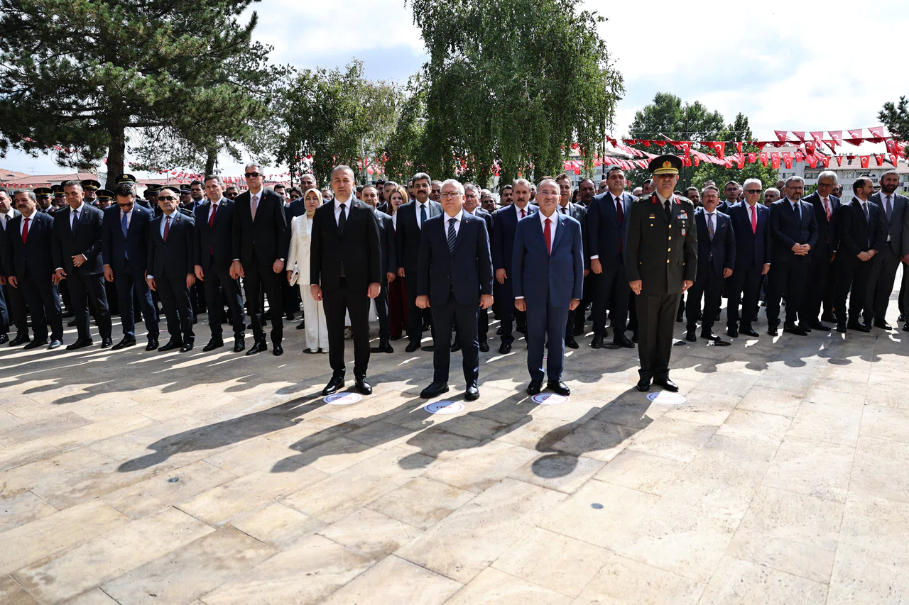 4 Eylül Kutlamaları Atatürk Anıtı’nda Başladı