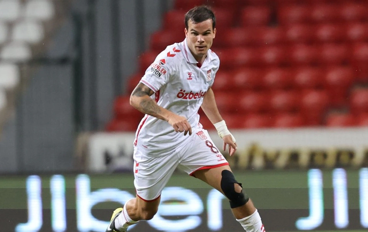 Sivasspor'da Charis Charisis can sıktı!..