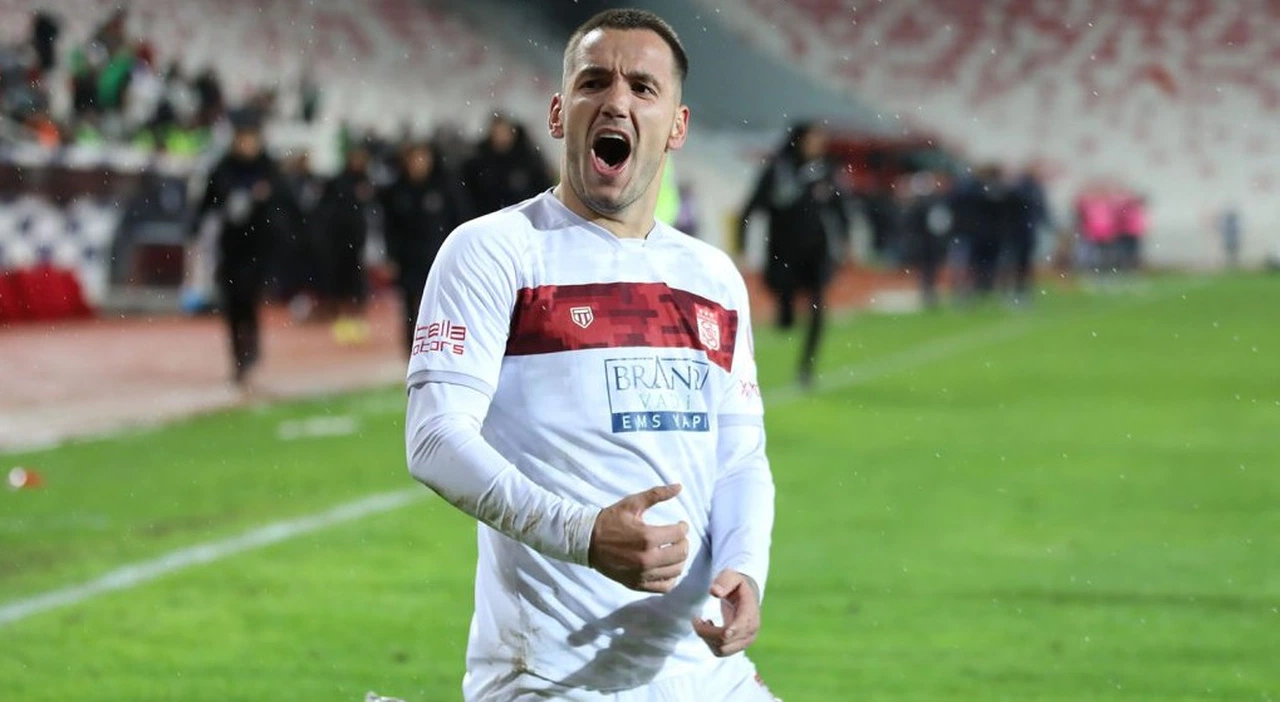 Sivasspor'dan giden Manaj Asya Şampiyonası'nda dirildi!..