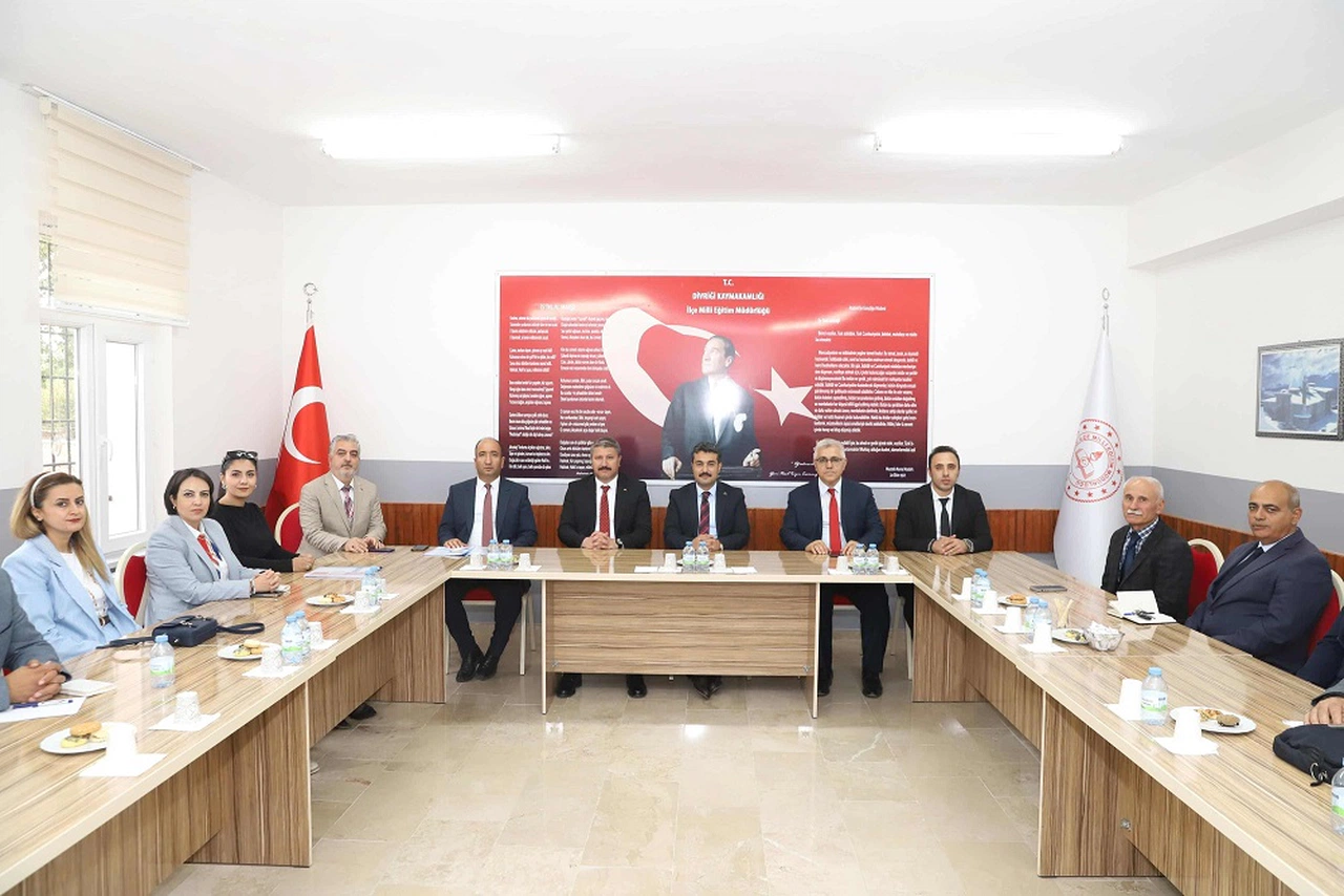 Divriği’de Türkiye Yüzyılı Maarif Modeli masaya yatırıldı