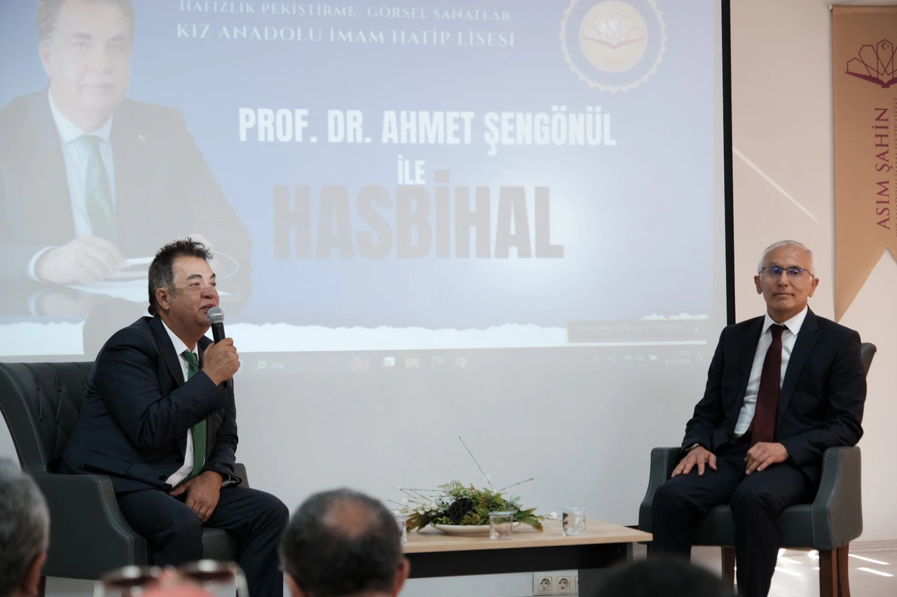 Sivas'ta Rektör Şengönül'den İHL öğrencilerine çağrı