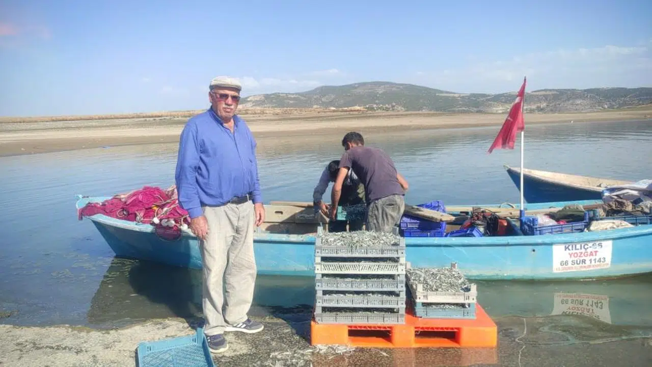 Günlük 2 Bin Lira Maaş ve Yemek Var Ama Kimse Çalışmıyor