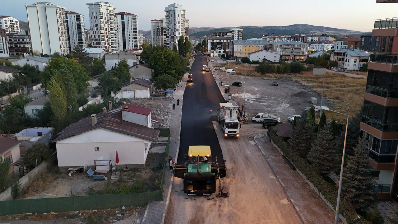 Sivas’ta Çalışmalar Bitmek Üzere: O Cadde Asfaltla Buluşuyor