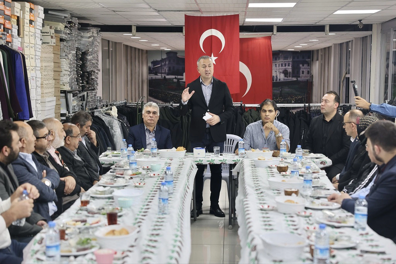 Sivas'ta esnafın talepleri masadaydı: Başkan dinledi, notunu aldı