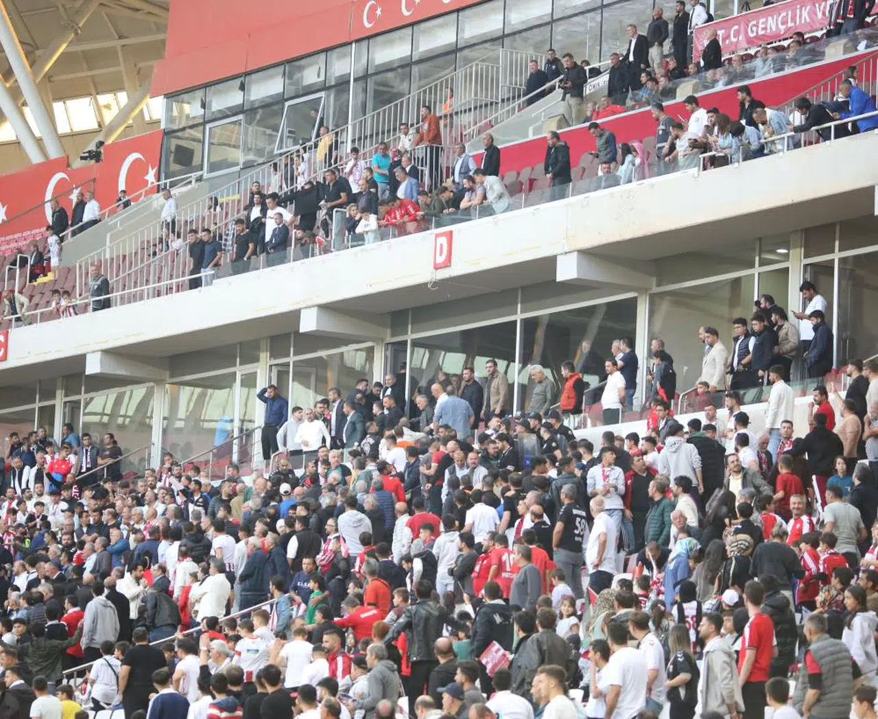 0-0’lık Beraberliğin Ardından Sinirler Gerildi!