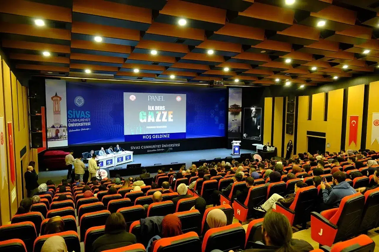 Sivas’ta Akademik Yıl, insanlık onuruyla başladı