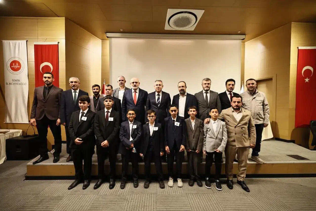 Sivaslı Hafız Adayı Kur'an okumada Türkiye 2.si oldu