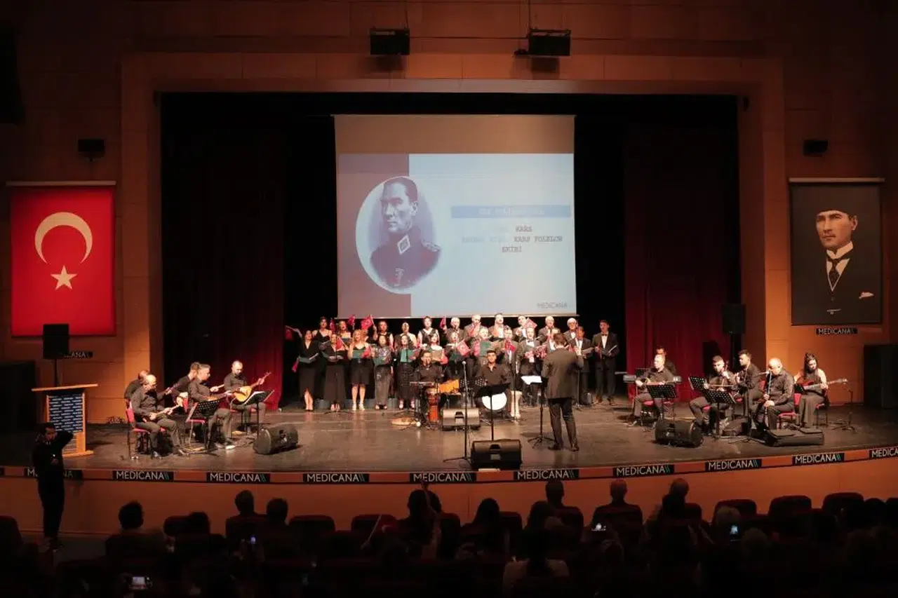 Sivas Medicana Hastanesi sağlık çalışanlarından muhteşem konser