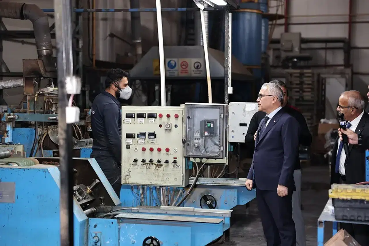 Sivas ekonomisine can veren firmalara Vali Şimşek’ten Teşekkür Belgesi
