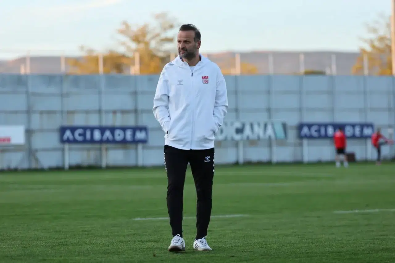 Sivasspor’da şok gelişme: Osman Zeki Korkmaz ile yollar ayrılıyor!