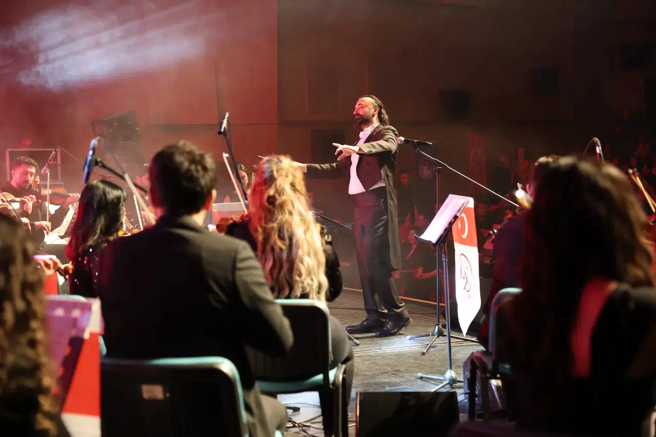 Cumhuriyet Coşkusu Sivas'ta Kent Orkestrası ile Zirveye Çıktı