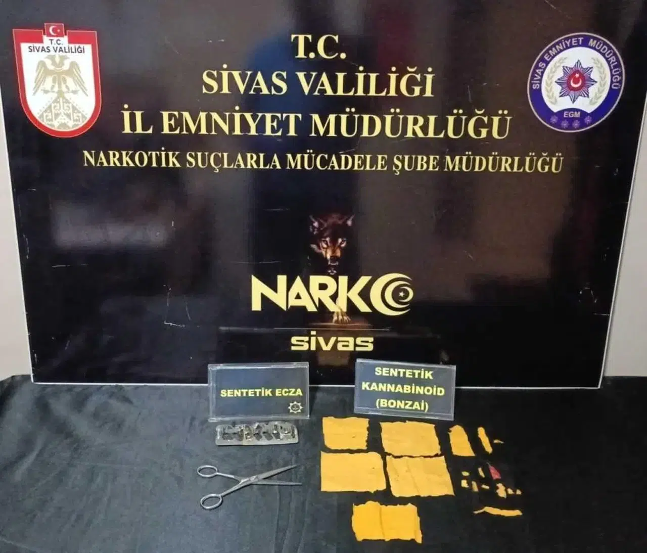 Sivas’ta şok baskın! Bir kâğıt 1.733 kez zehir taşıdı!