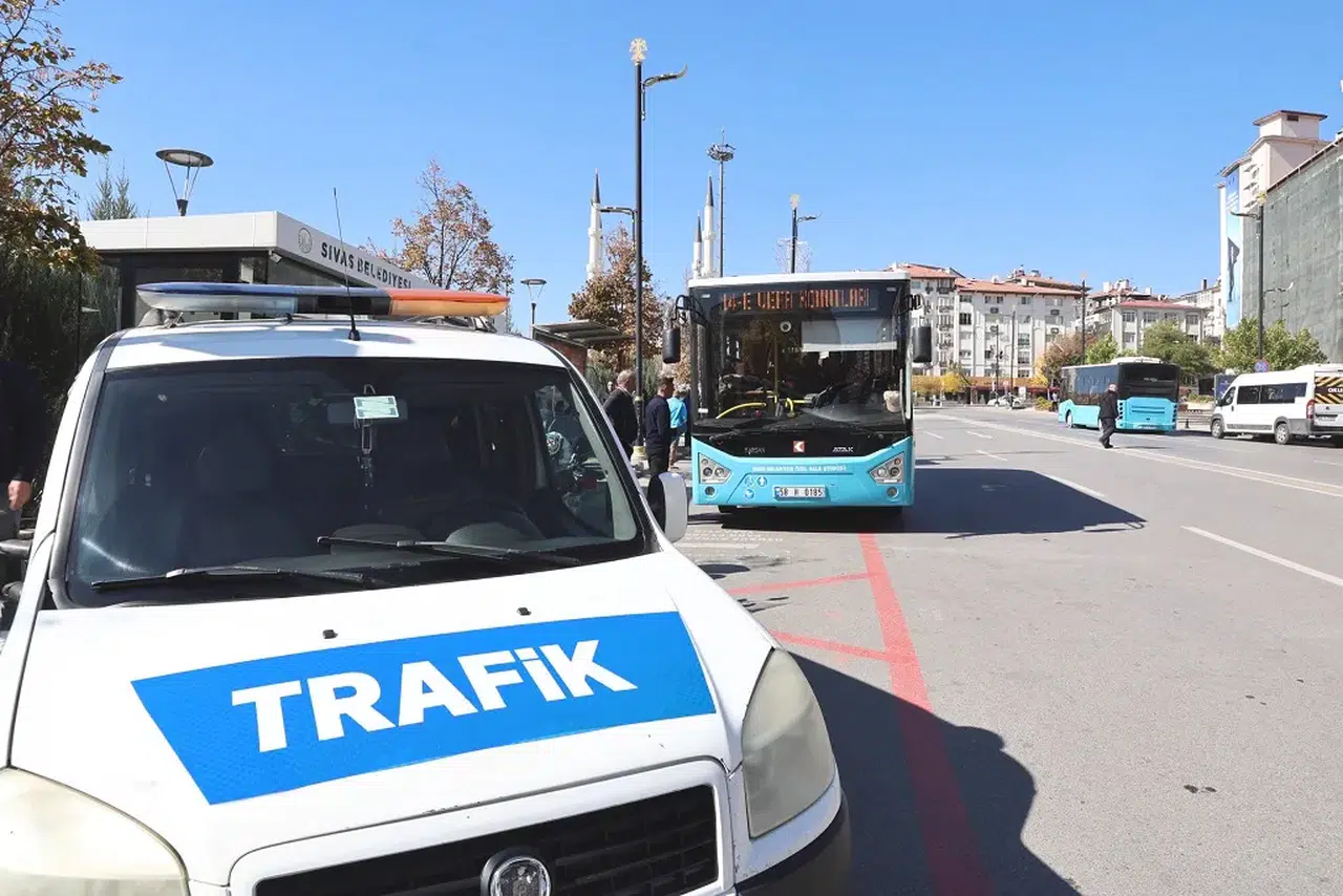 Sivas Zabıtasından otobüslere sıkı takip