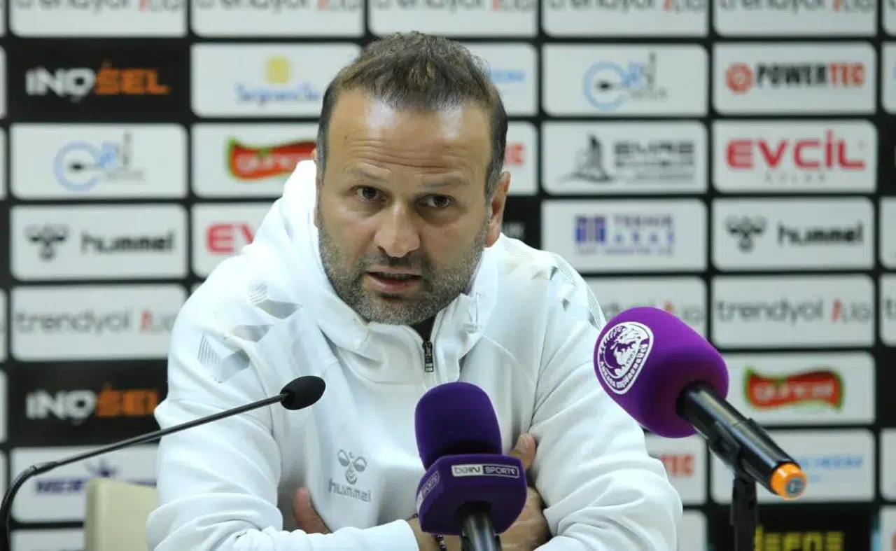 Sivasspor'da Yer Yerinden Oynadı! Osman Zeki Korkmaz'dan Olay Sözler