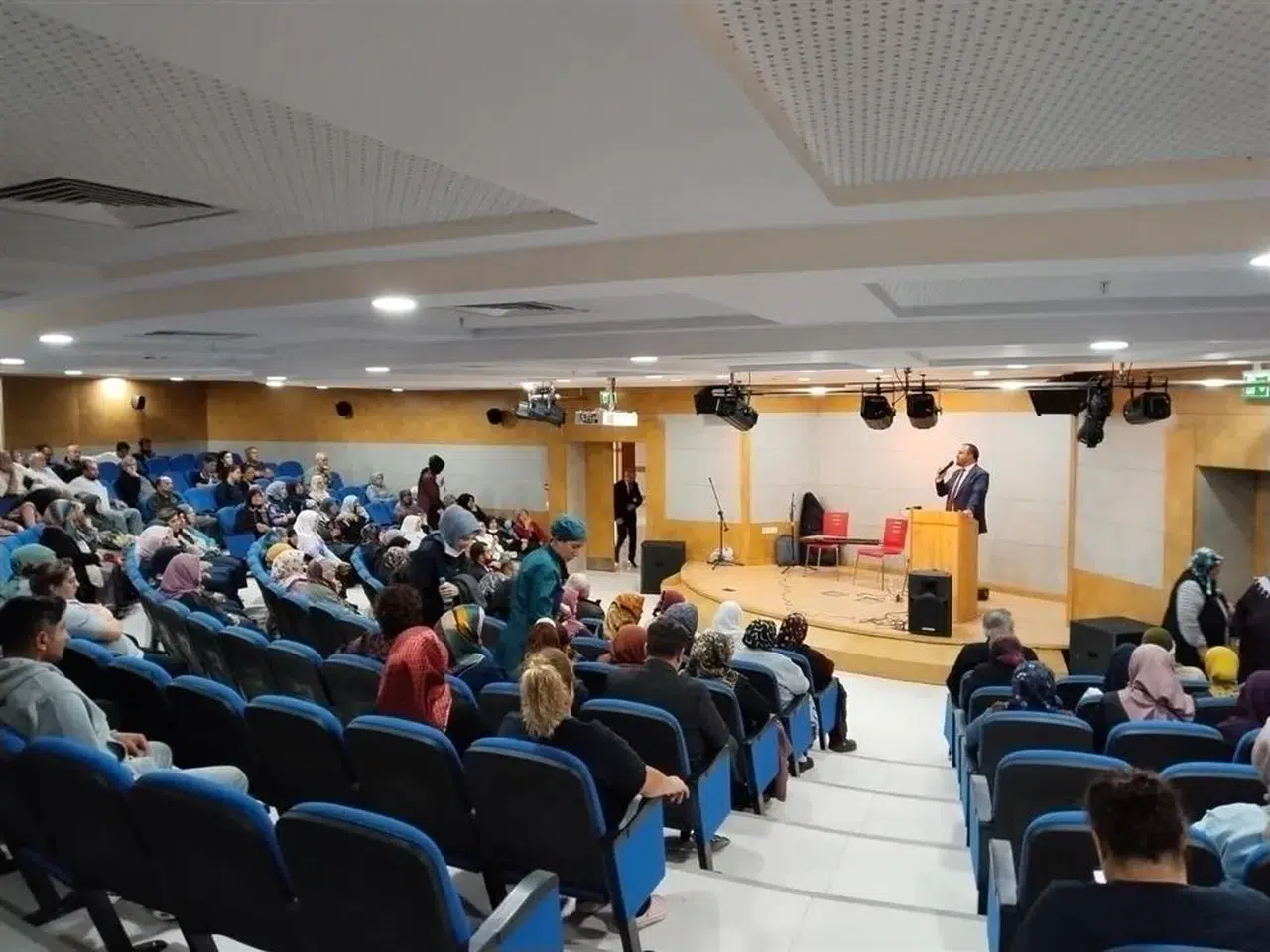 Sivas'ta hastanede bir konferans, bir dinleti ve derin izler