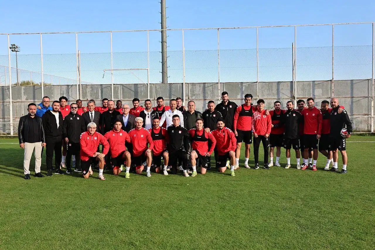 Sivasspor Cephesinde Anlamlı Ziyaret Takıma Moral Oldu