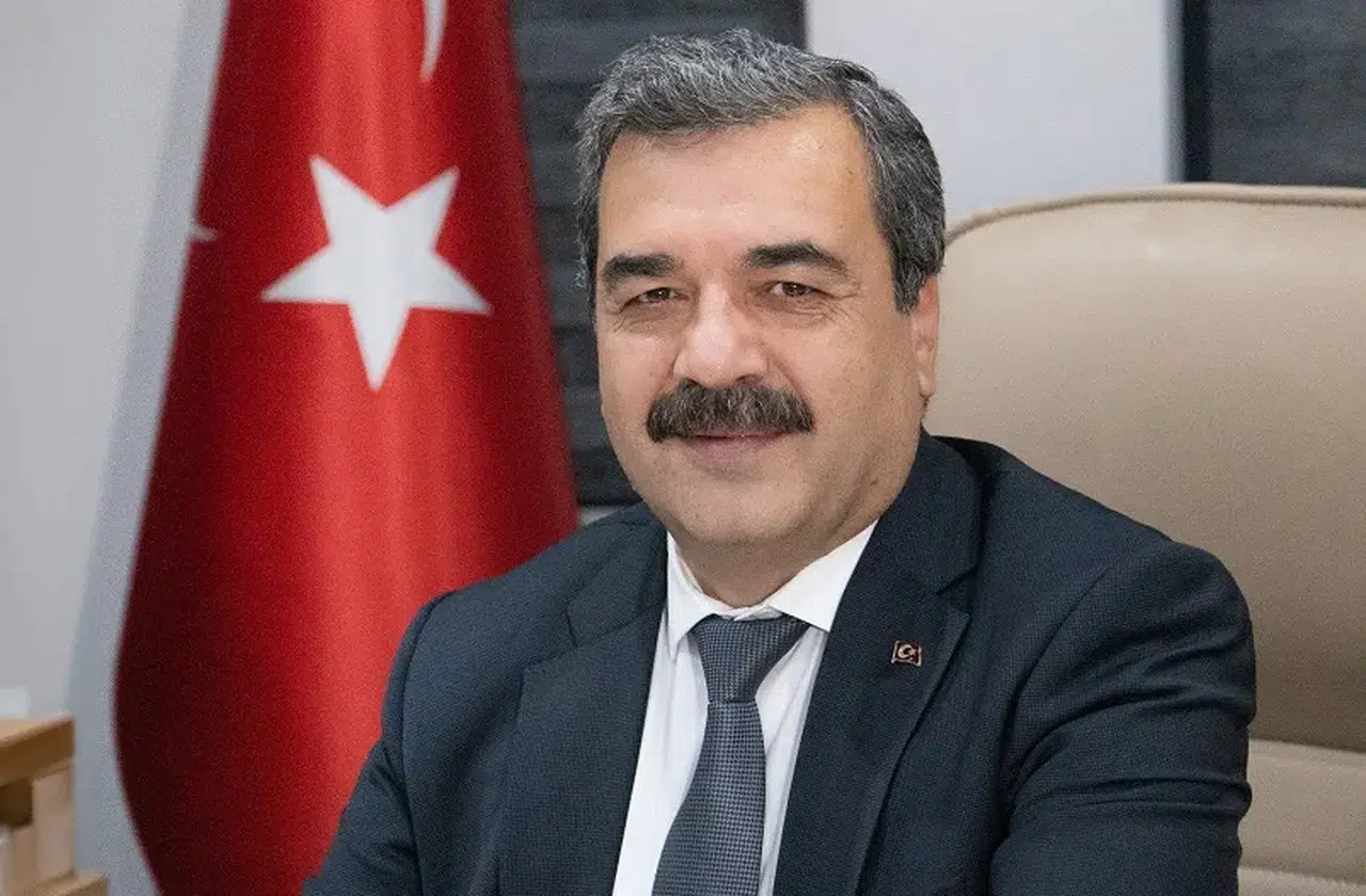 Sivas'ta Rektör Kul’dan Cumhuriyet vurgusu: Bilimle gelen bağımsızlık