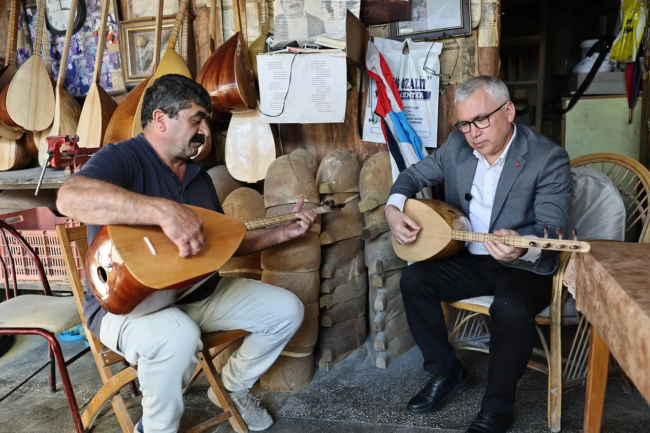 Sivas'ın Ozanı da Ustası da Tükenmez!