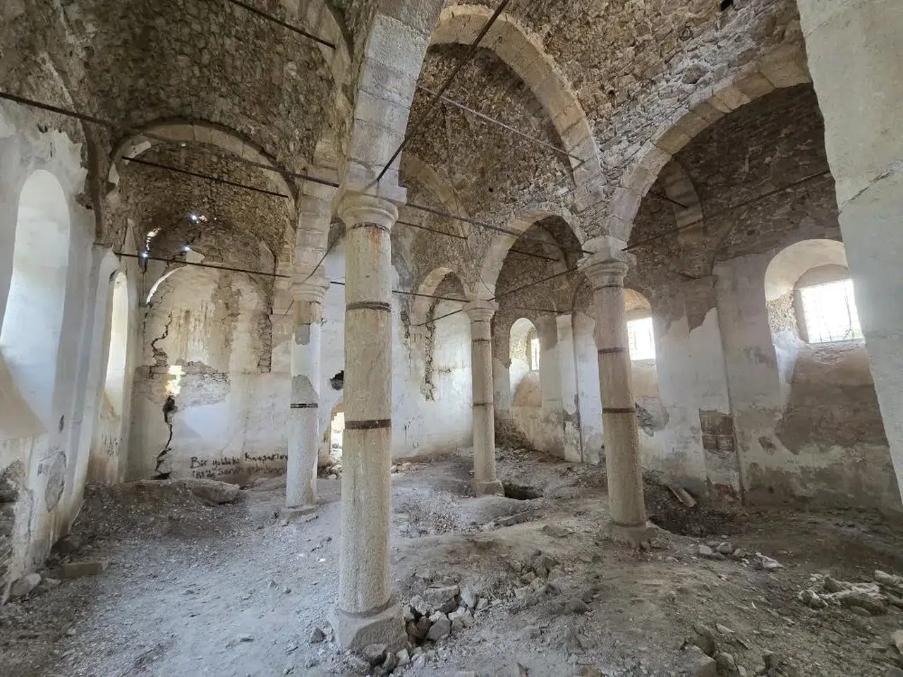 Sivas'ın Yanı Başında! Önce Manastır, Sonra Cami, En Son Okul Olarak Kullanıldı!