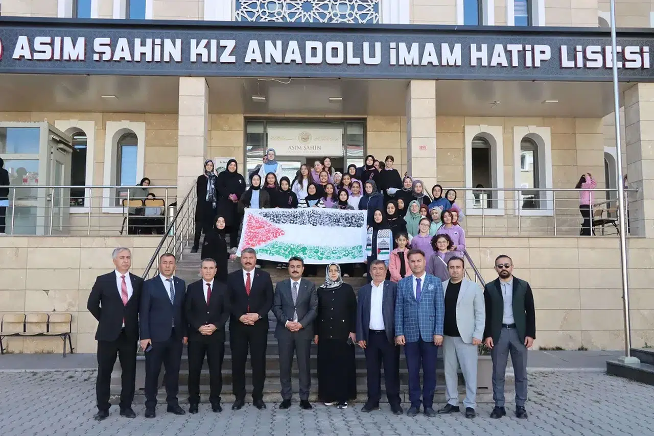 Sivaslı öğrencilerden Filistin’e duygulandıran destek: Bir kermesten fazlası